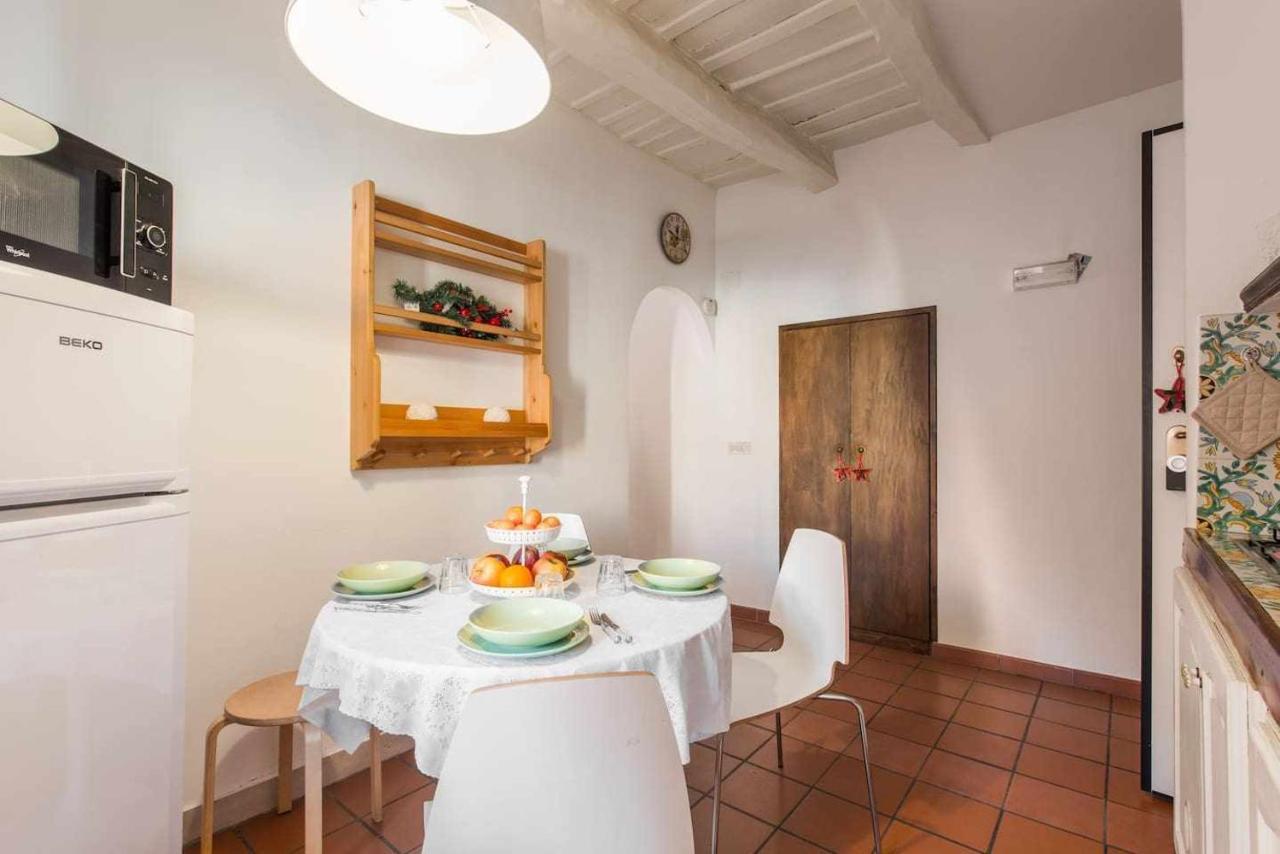 Little Medieval House Nettuno Exterior photo